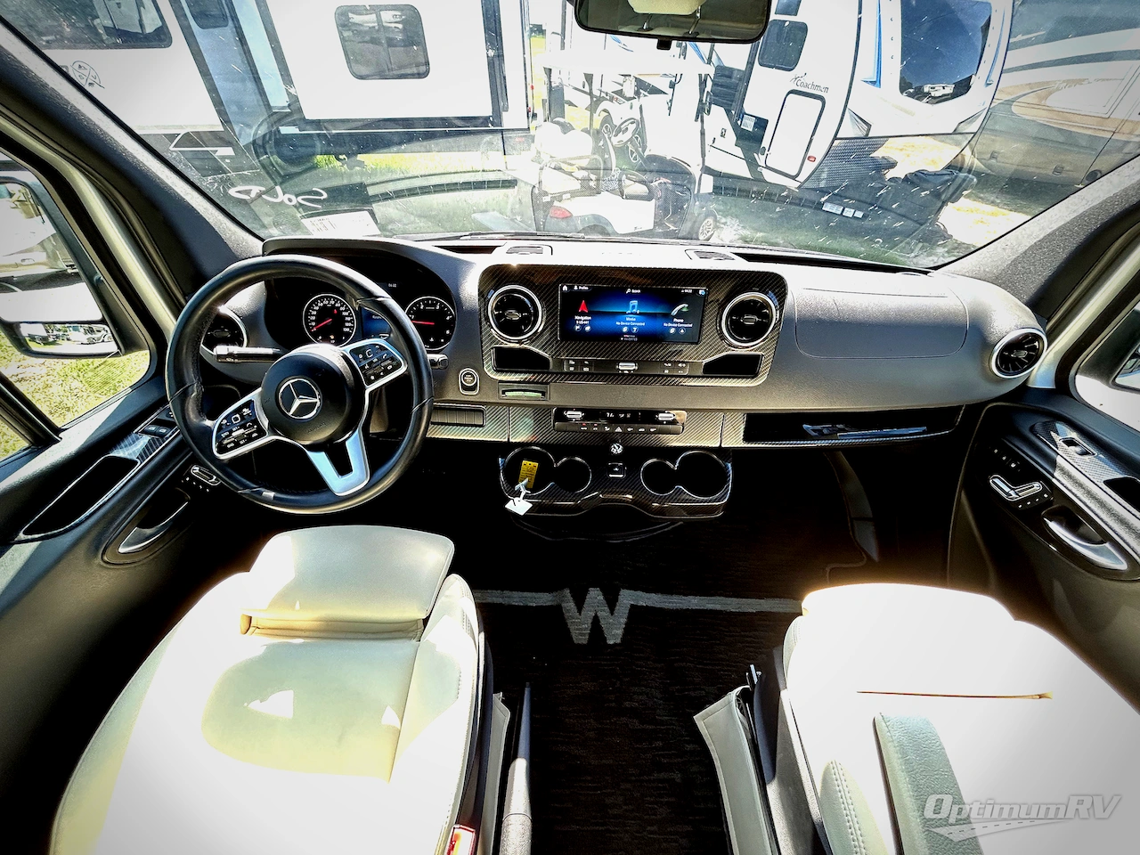 2020 Winnebago Boldt 70 KL Photo 8
