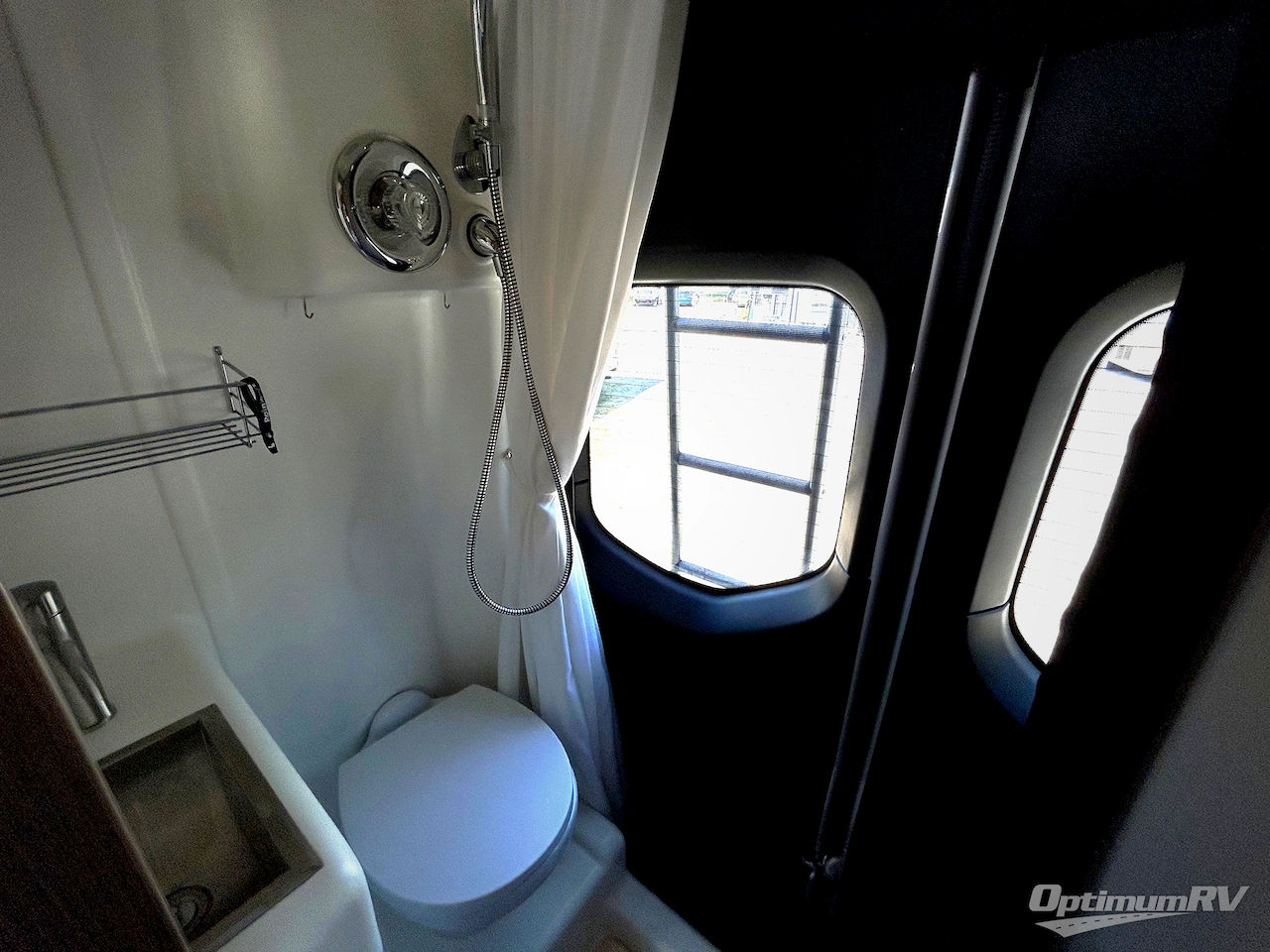 2020 Winnebago Boldt 70 KL Photo 14