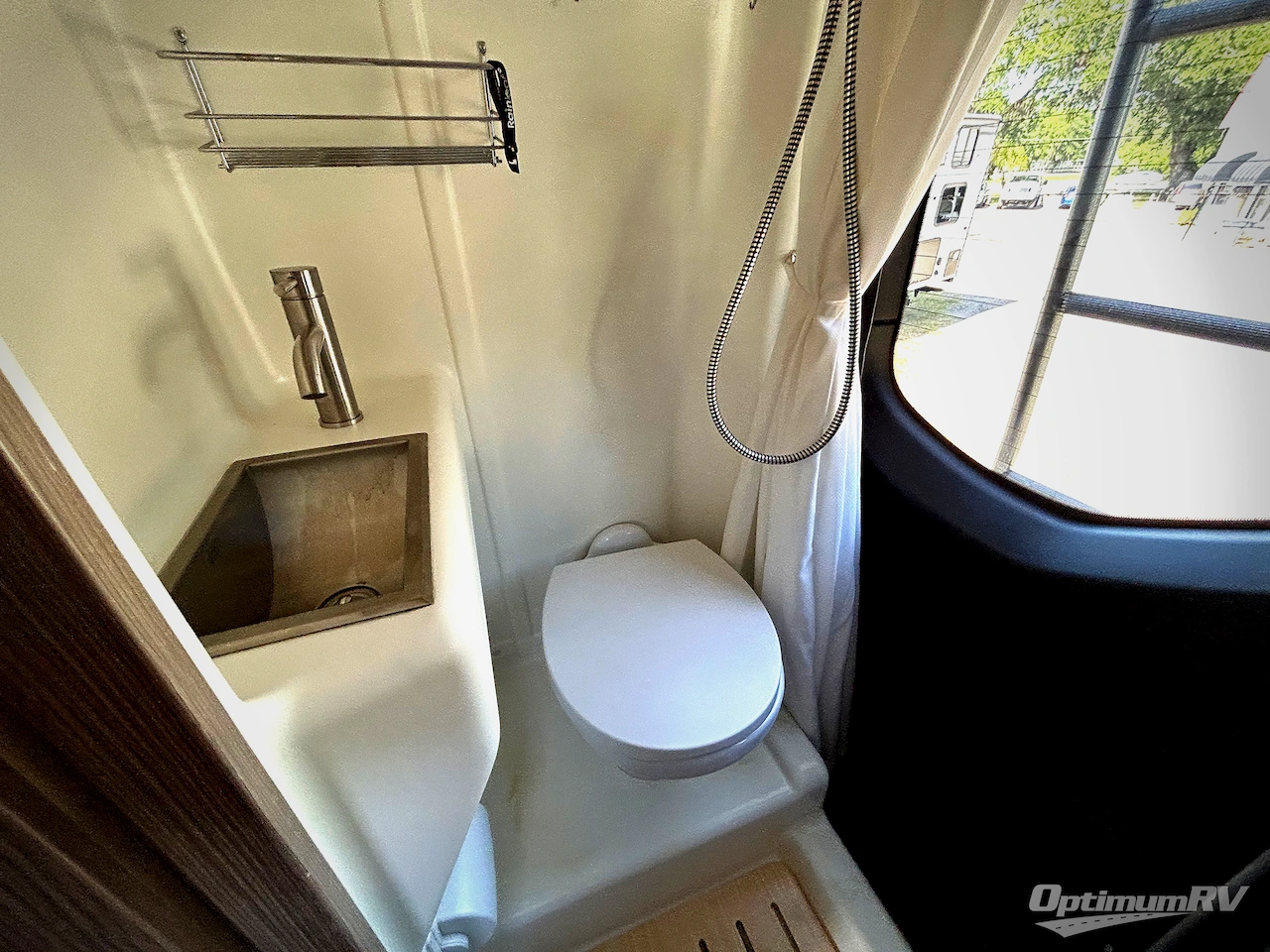 2020 Winnebago Boldt 70 KL Photo 15