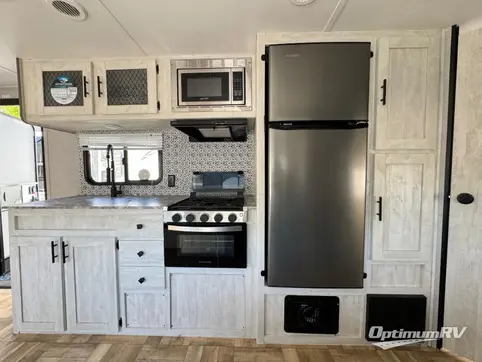 2022 Shasta Shasta 26DB RV Photo 4