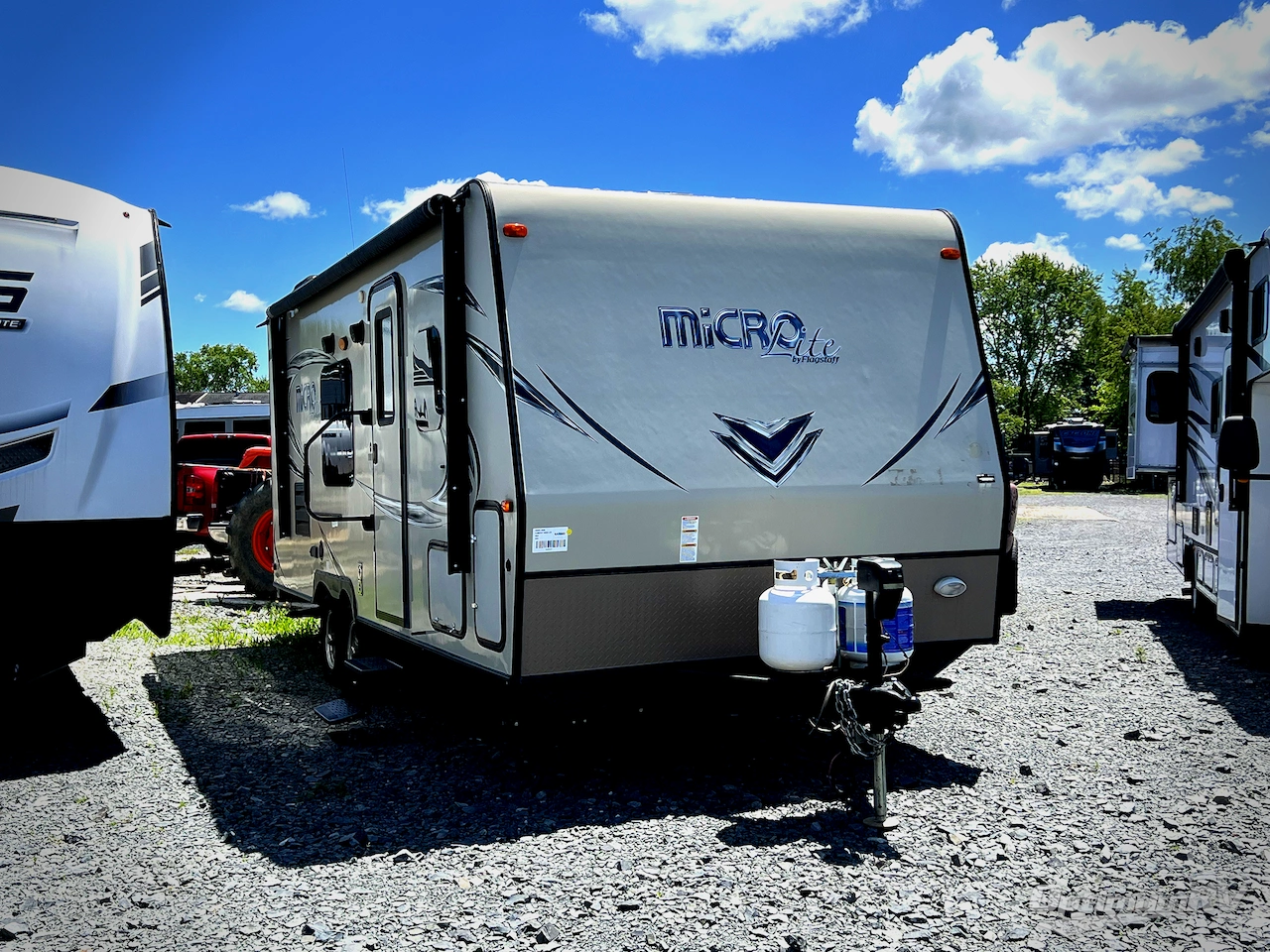 2018 Forest River Flagstaff Micro Lite 23LB Photo 1