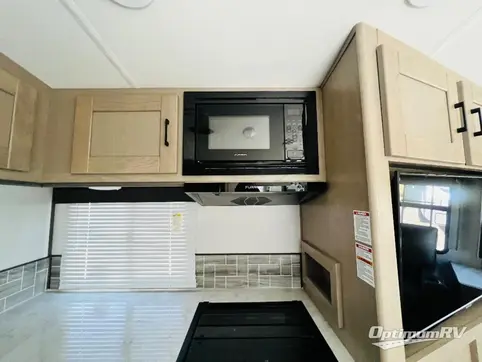 2021 Cruiser Twilight Signature TWS 2500 RV Photo 4