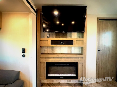 2023 Palomino Puma 32RBFQ RV Photo 3