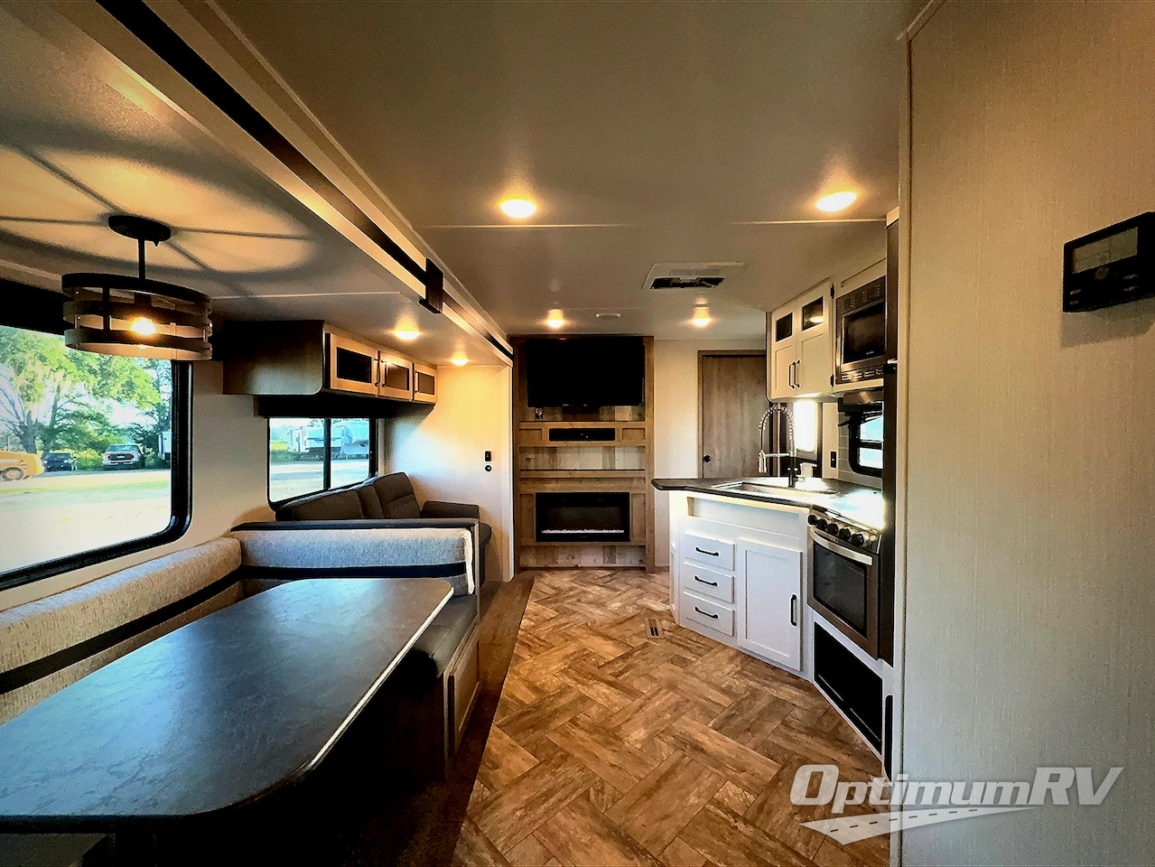 2023 Palomino Puma 32RBFQ Photo 4