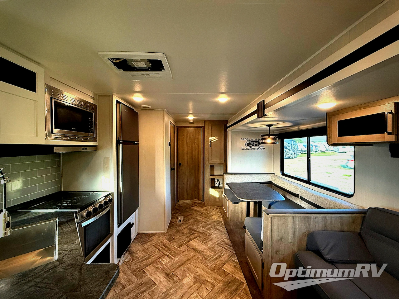 2023 Palomino Puma 32RBFQ Photo 5