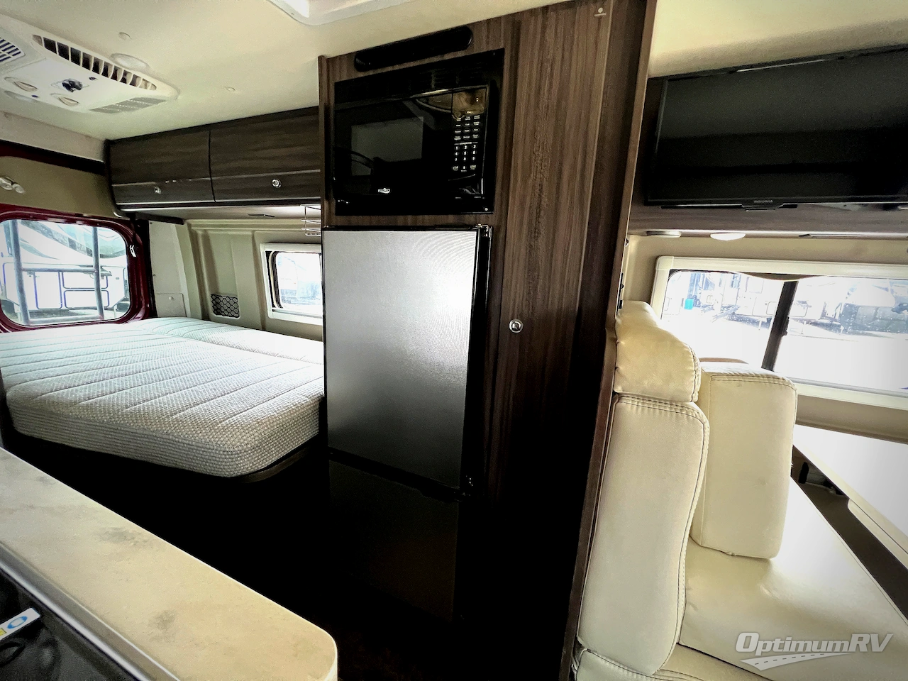 2019 Winnebago Travato 59GL Photo 11