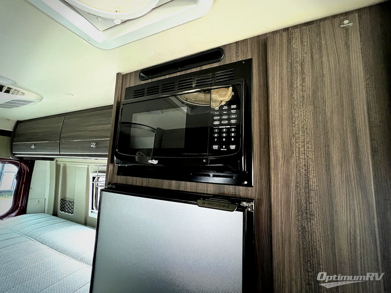 2019 Winnebago Travato 59GL Photo 12