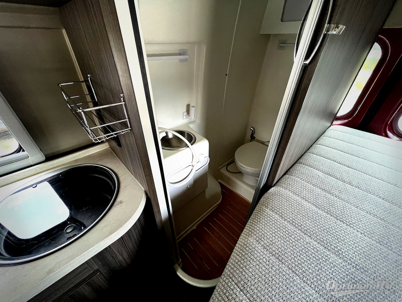 2019 Winnebago Travato 59GL Photo 16