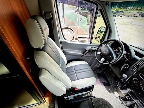 2017 Roadtrek Adventurous RS RV Photo 2
