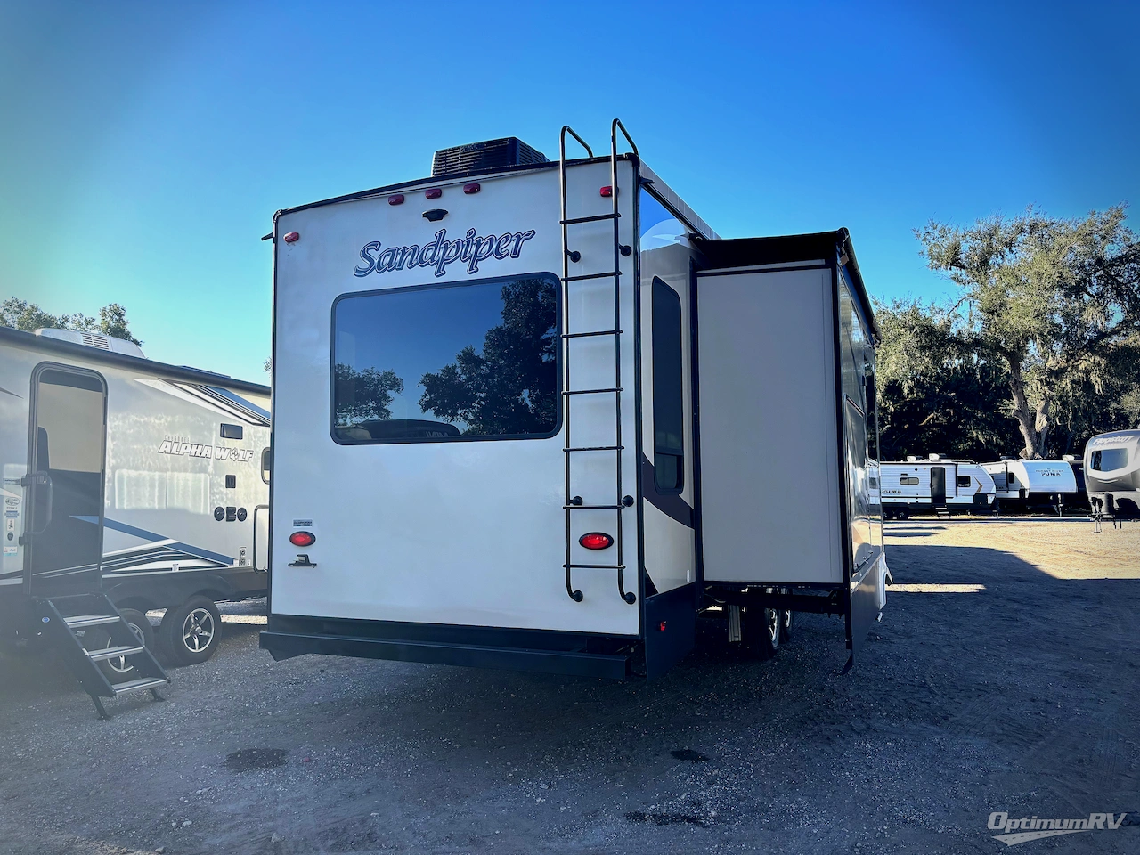 2019 Forest River Sandpiper 372LOK Photo 2