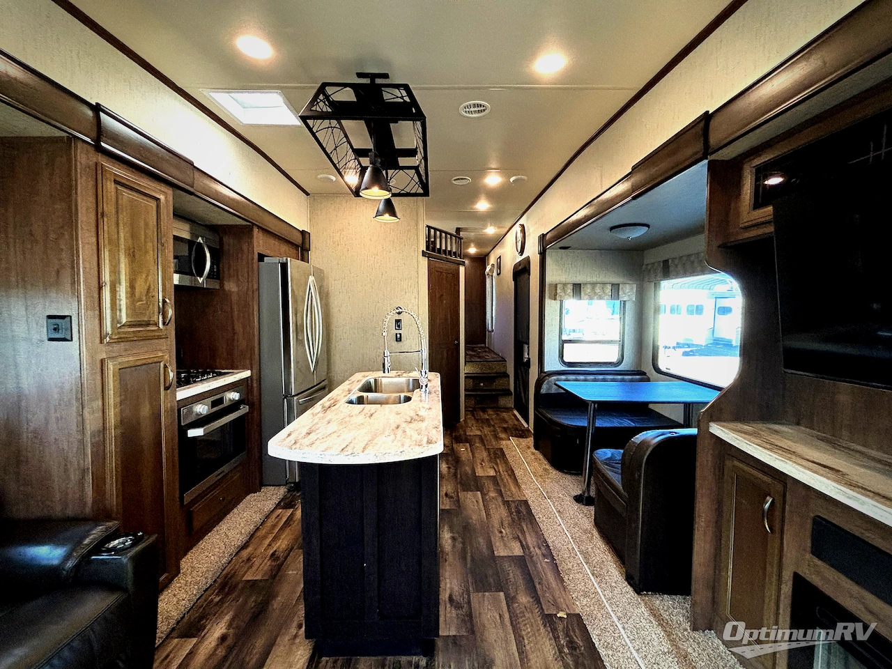 2019 Forest River Sandpiper 372LOK Photo 5