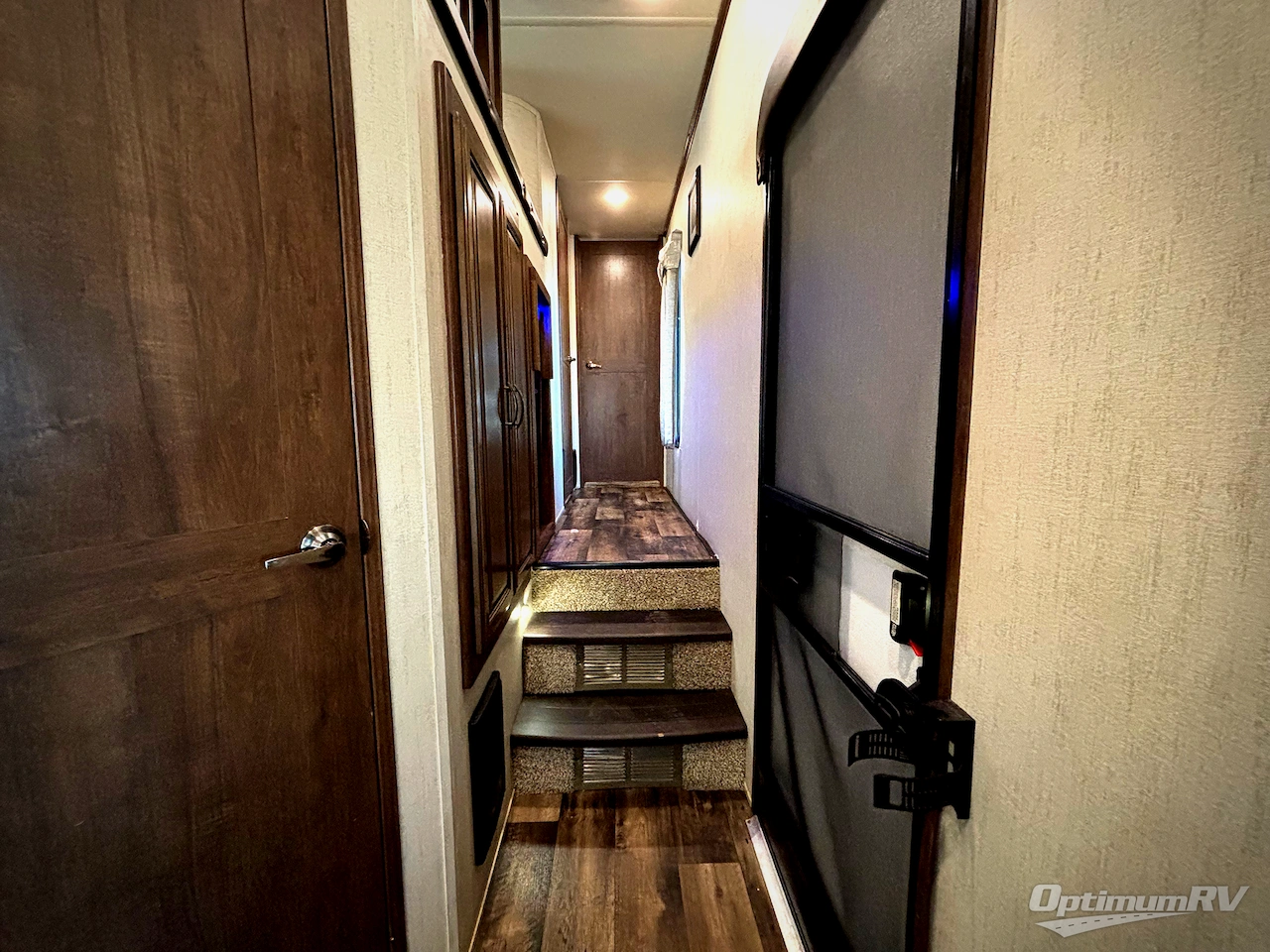 2019 Forest River Sandpiper 372LOK Photo 6