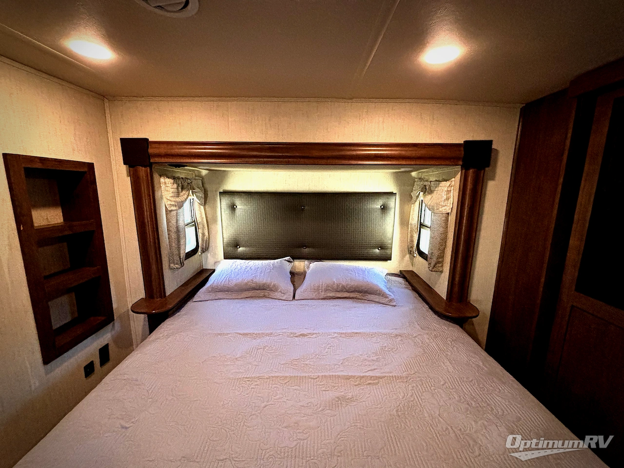 2019 Forest River Sandpiper 372LOK Photo 7