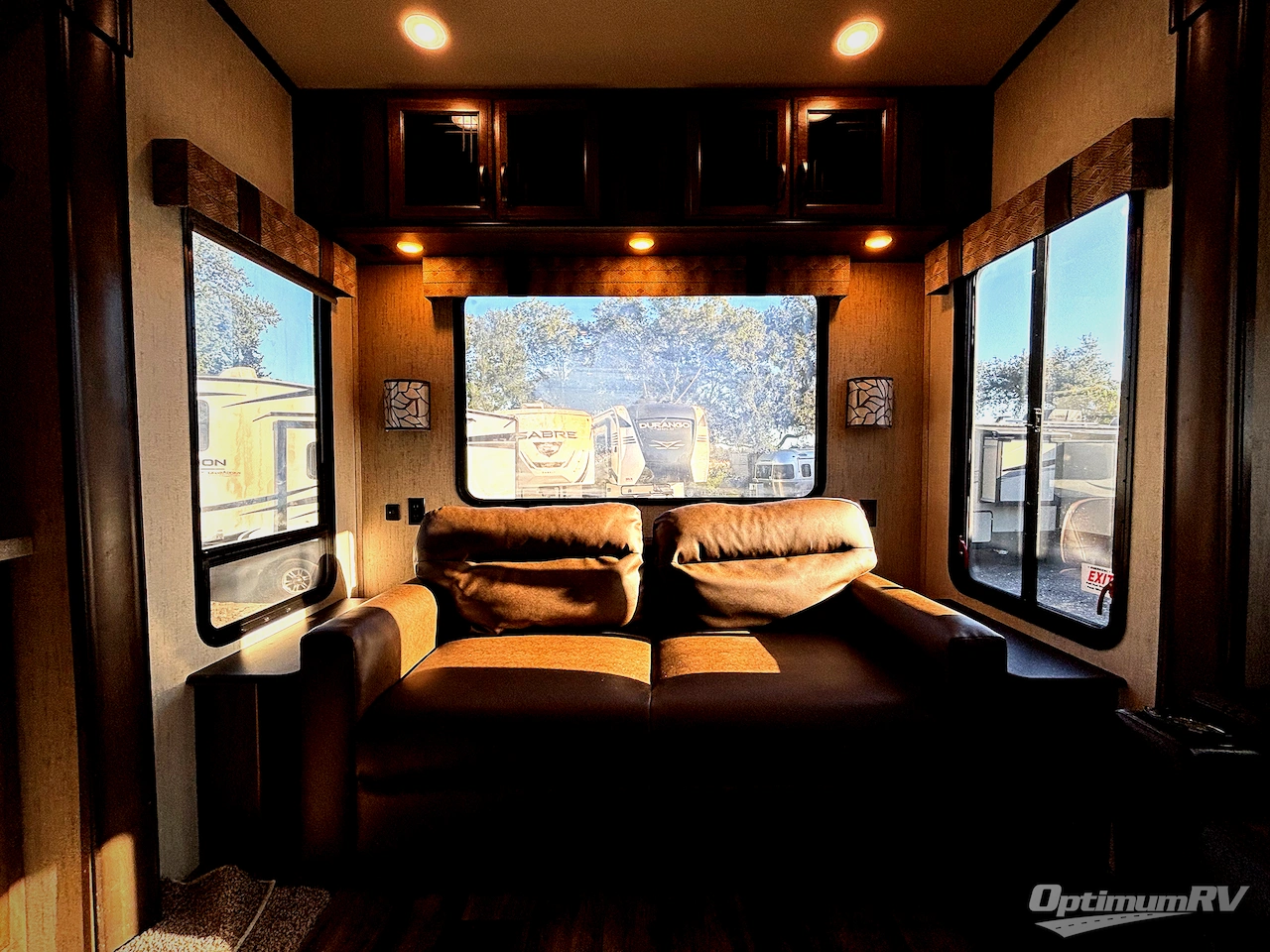 2019 Forest River Sandpiper 372LOK Photo 18