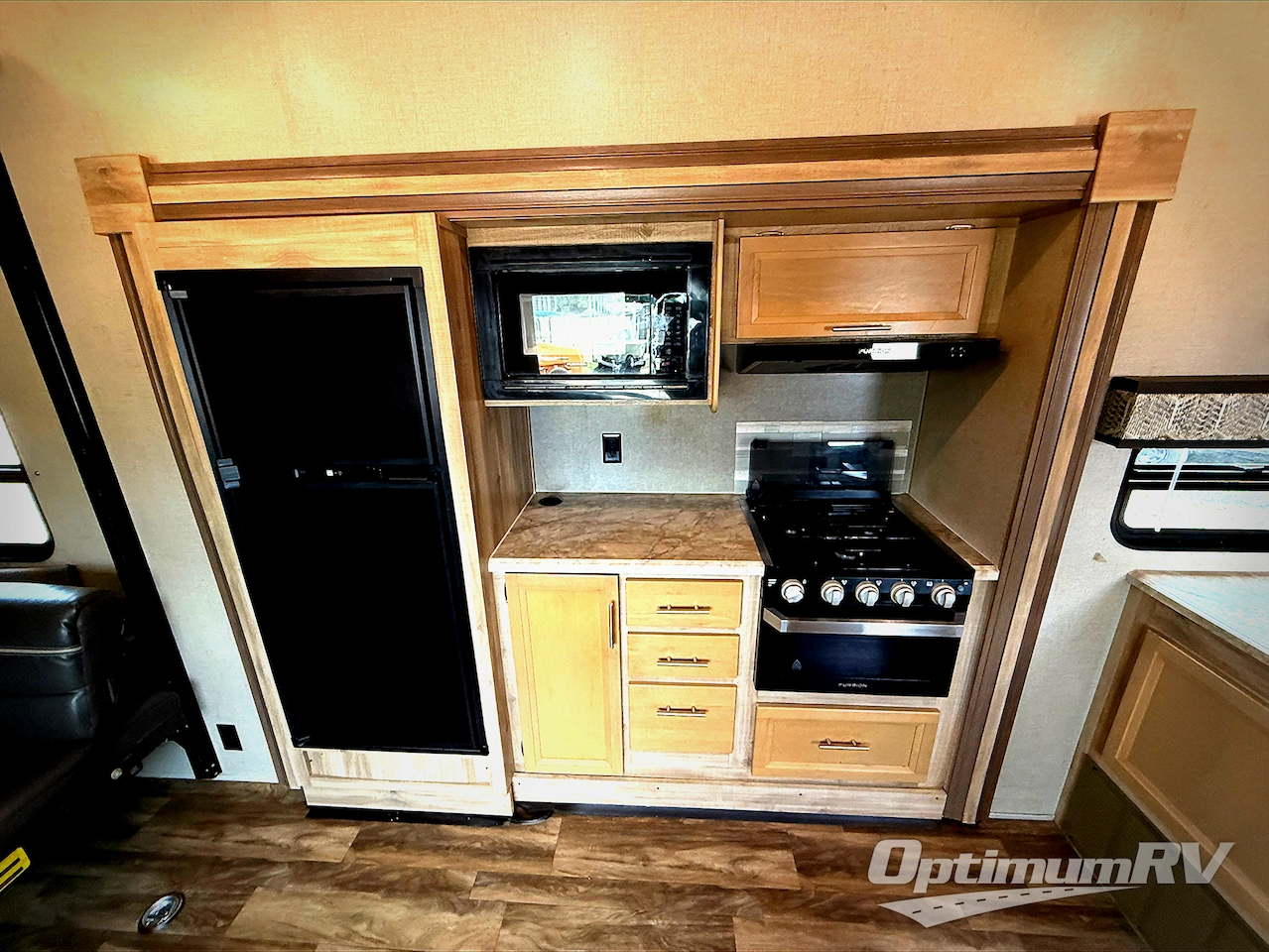 2021 Coachmen Catalina Trail Blazer 28THS Photo 9