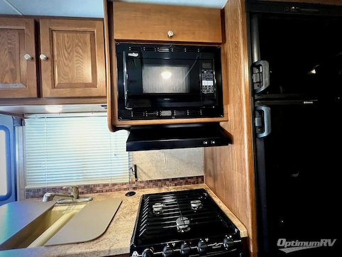 2017 Coachmen Leprechaun 240FS Ford 450 RV Photo 3