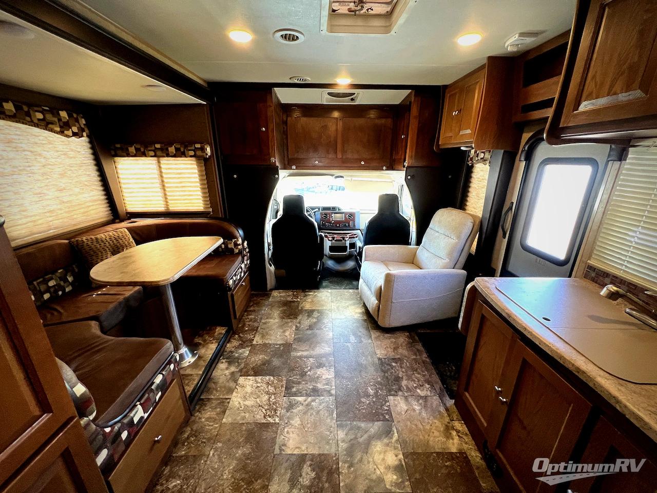 2017 Coachmen Leprechaun 240FS Ford 450 Photo 5