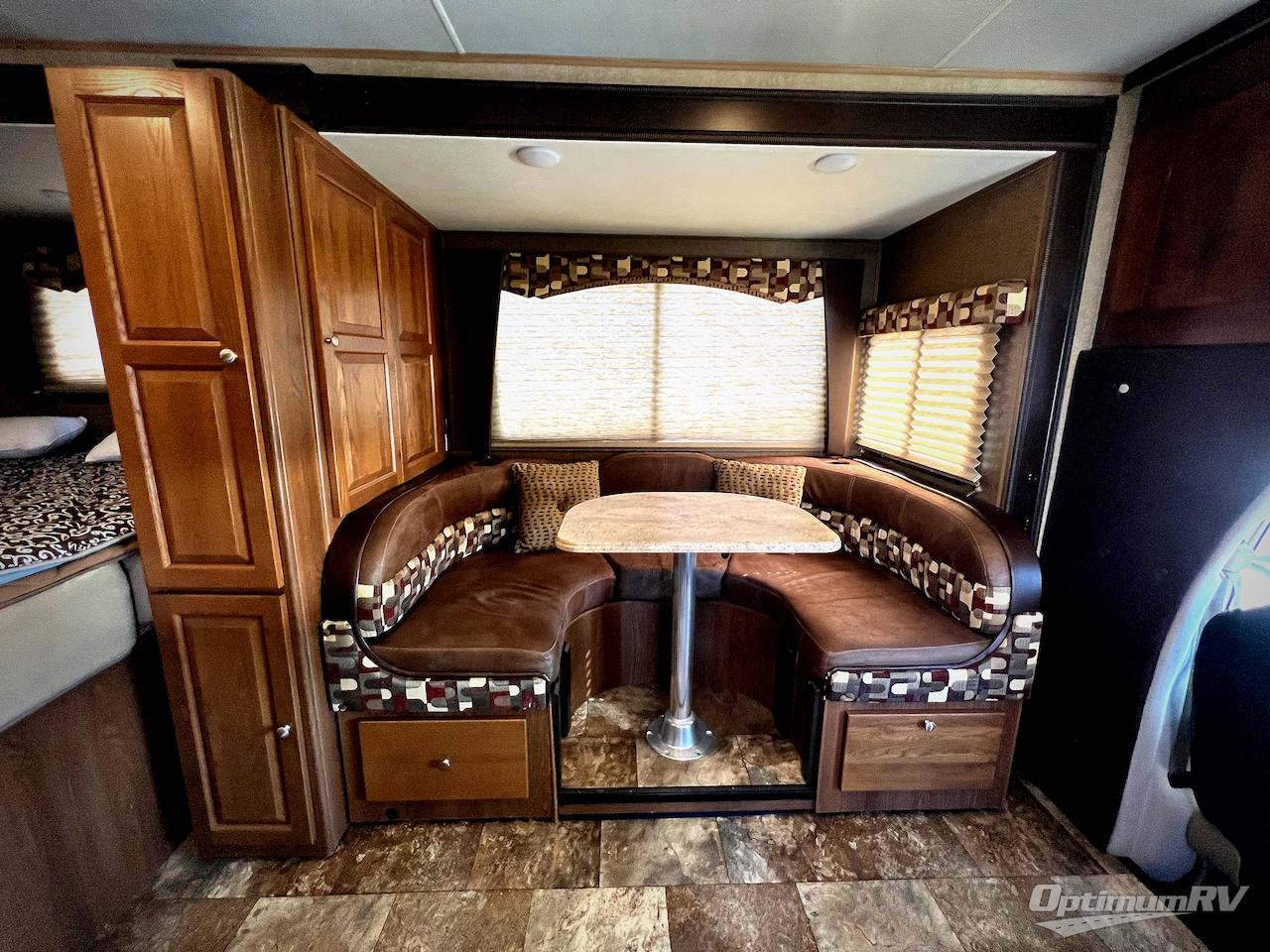 2017 Coachmen Leprechaun 240FS Ford 450 Photo 9