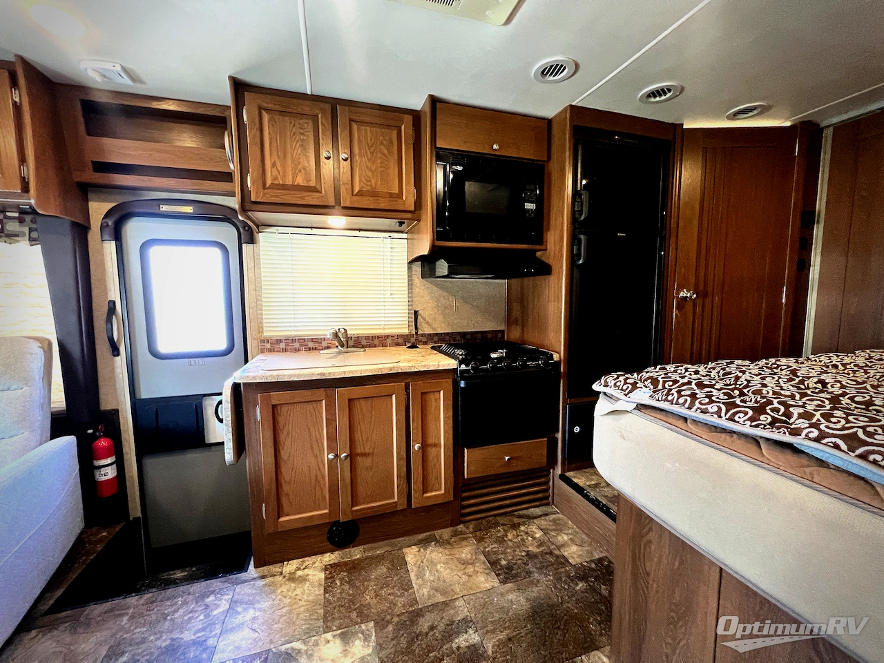 2017 Coachmen Leprechaun 240FS Ford 450 Photo 10
