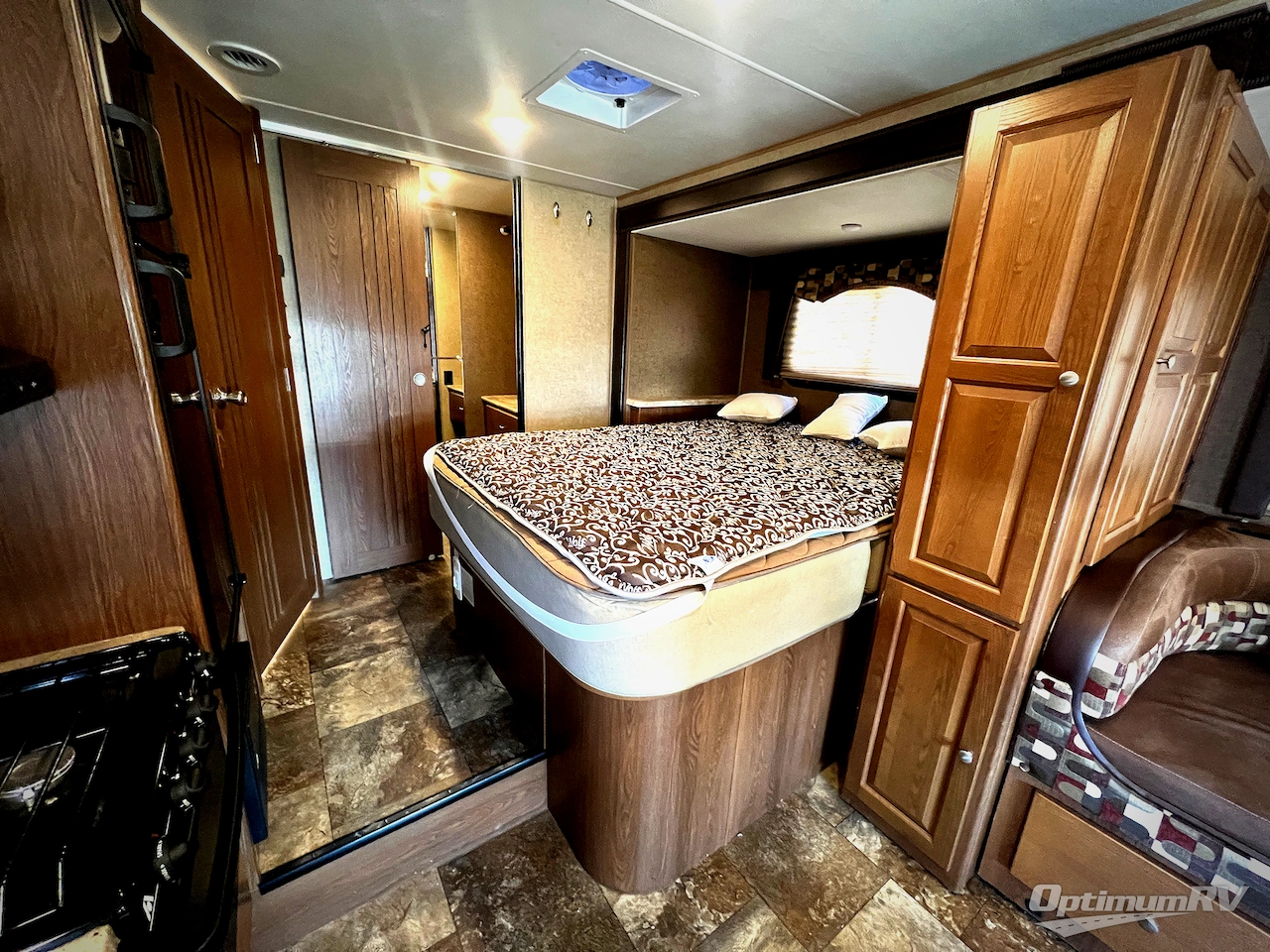 2017 Coachmen Leprechaun 240FS Ford 450 Photo 15