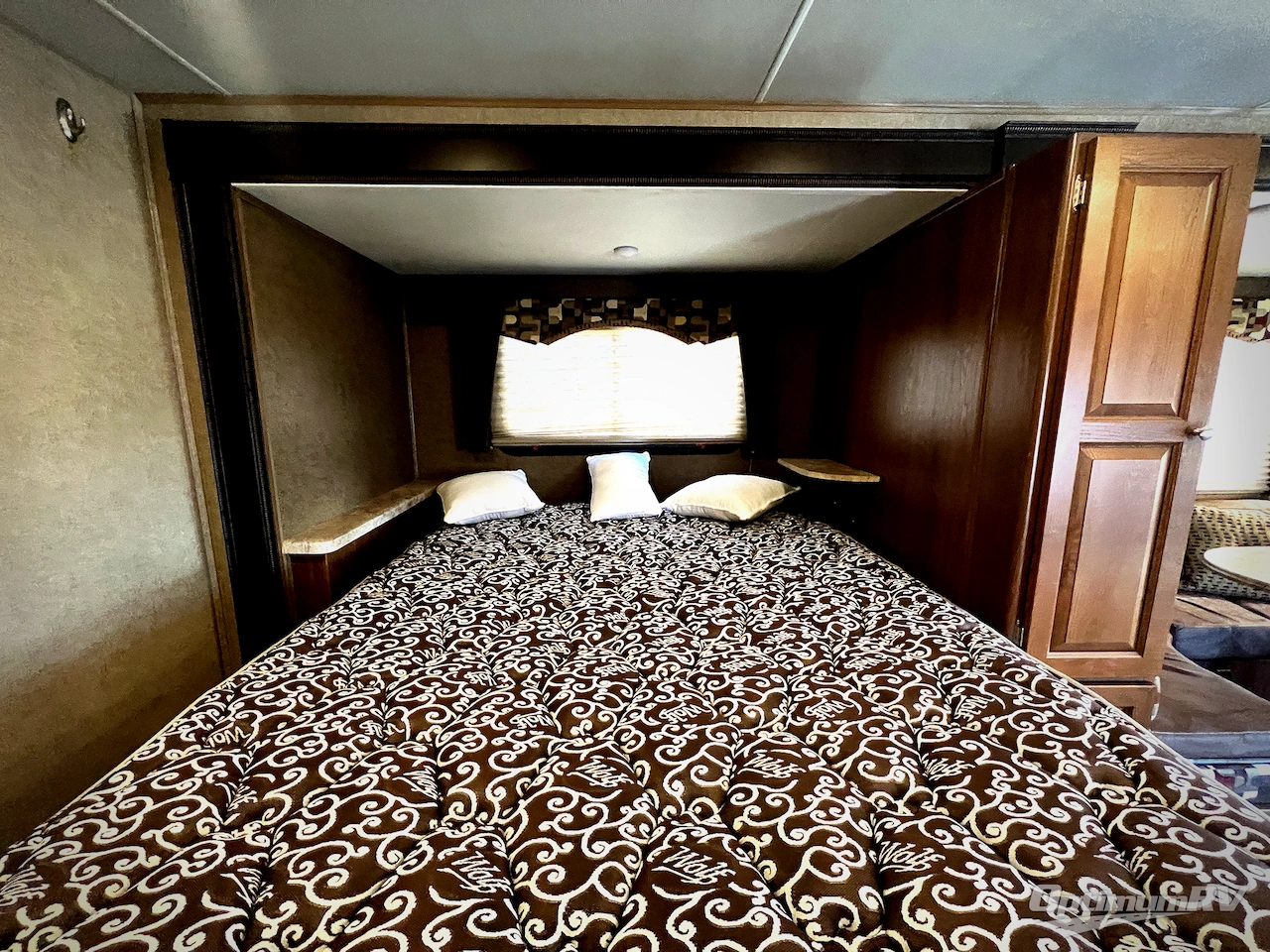 2017 Coachmen Leprechaun 240FS Ford 450 Photo 16