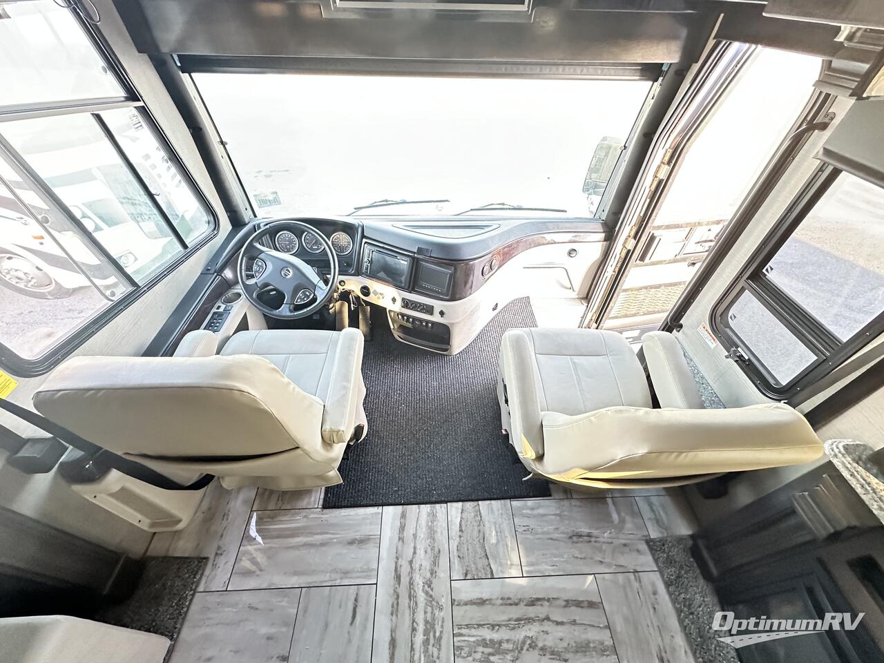 2018 American Coach American Revolution SE 44H Photo 7