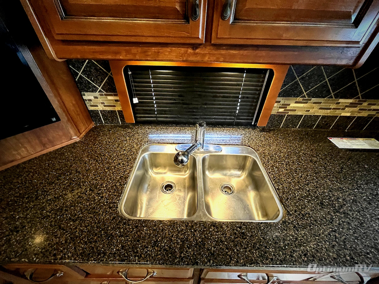 2014 Fleetwood Expedition 38B Photo 10