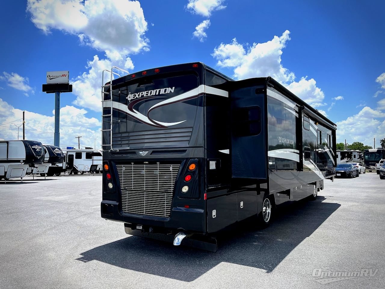 2014 Fleetwood Expedition 38B Photo 3