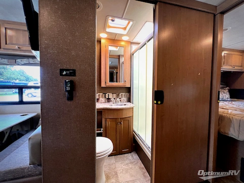 2018 Thor Windsport 29M RV Photo 4
