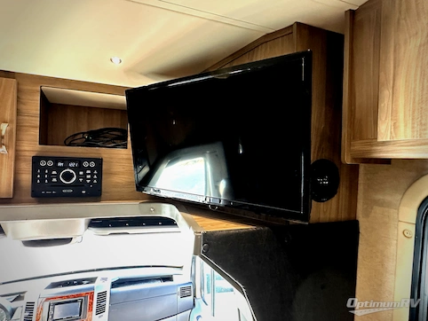 2017 Dynamax isata 3 24FW RV Photo 2