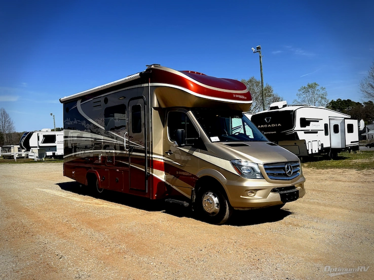 2017 Dynamax isata 3 24FW RV Photo 1