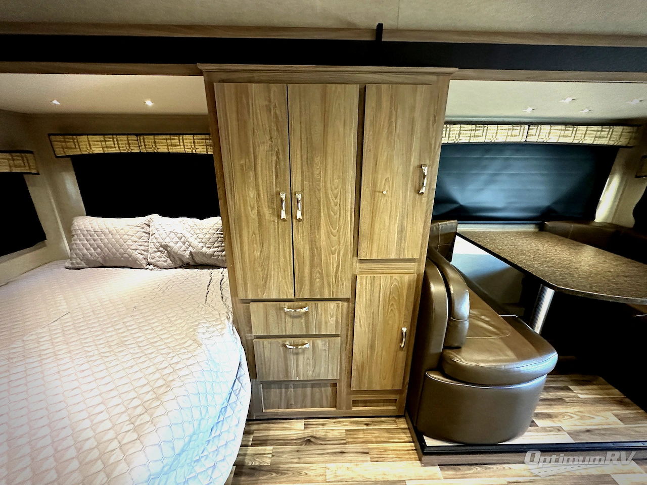 2017 Dynamax isata 3 24FW Photo 8