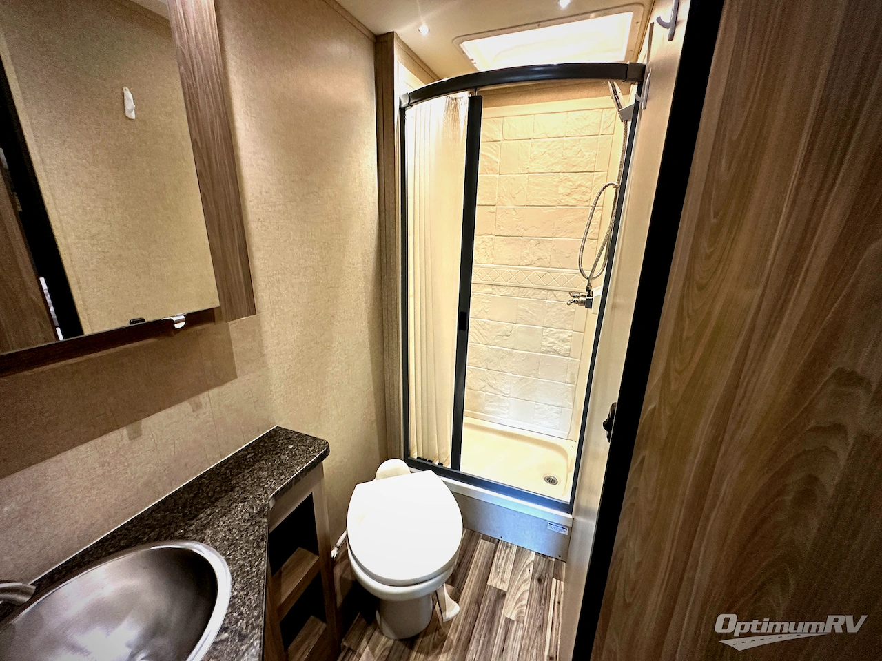 2017 Dynamax isata 3 24FW Photo 11