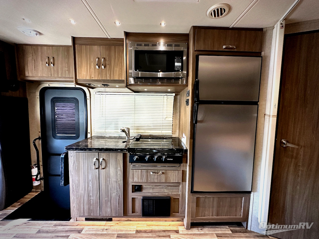 2017 Dynamax isata 3 24FW Photo 13