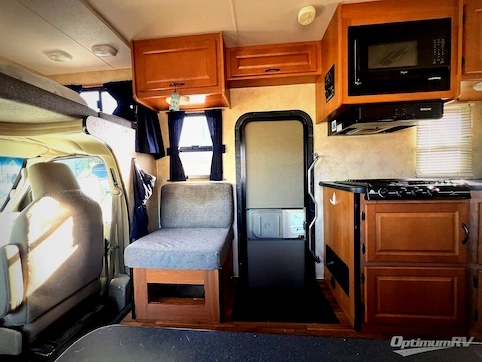 2013 Born Free Majestic 23A RV Photo 3