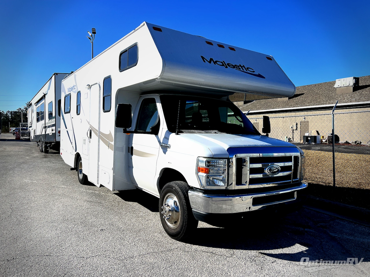 2013 Born Free Majestic 23A Photo 1