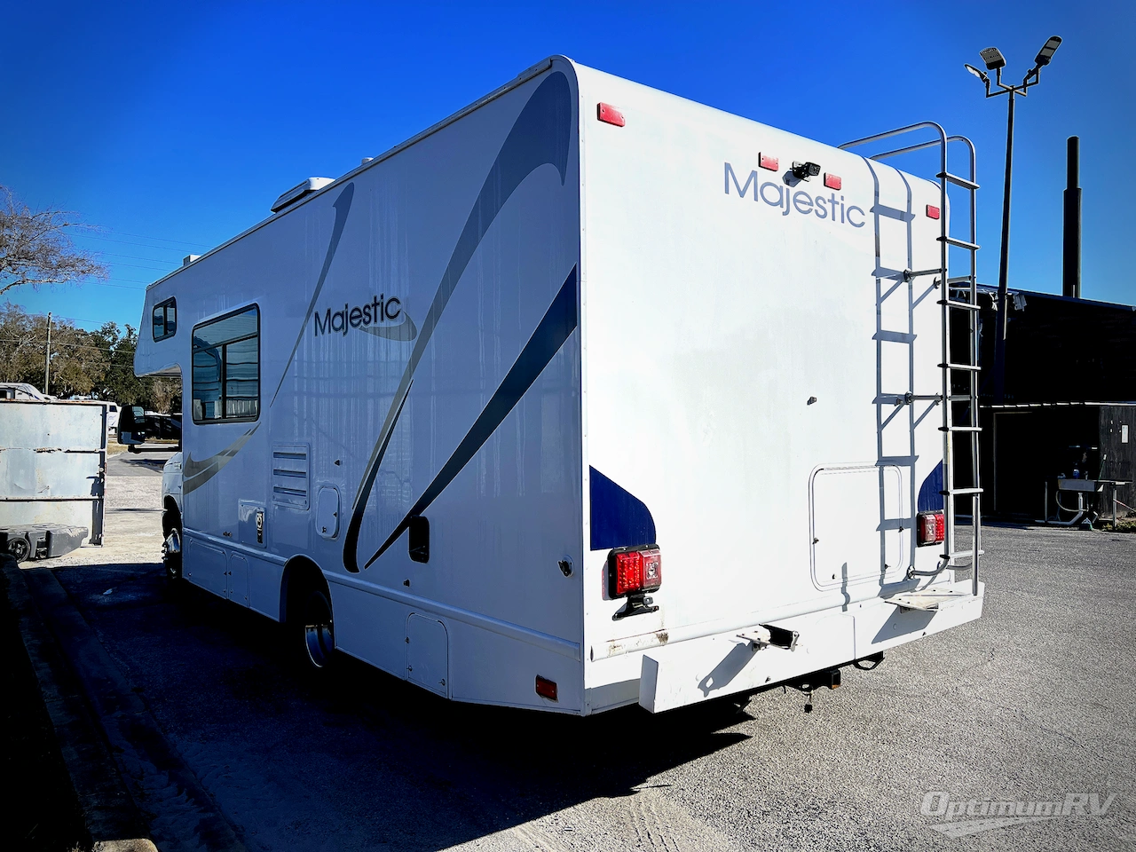 2013 Born Free Majestic 23A Photo 2