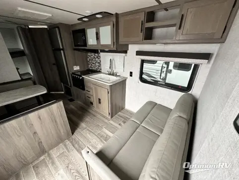 2021 Gulf Stream Innsbruck 26BHG RV Photo 2