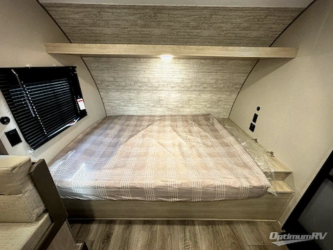 2026 Coachmen Catalina Summit Series 7 184BHSX RV Photo 3