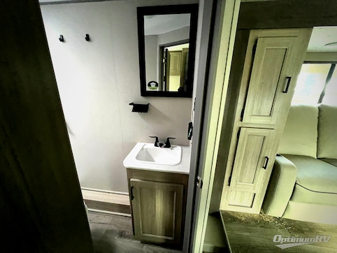 2026 Coachmen Catalina Summit Series 7 194RBS RV Photo 3