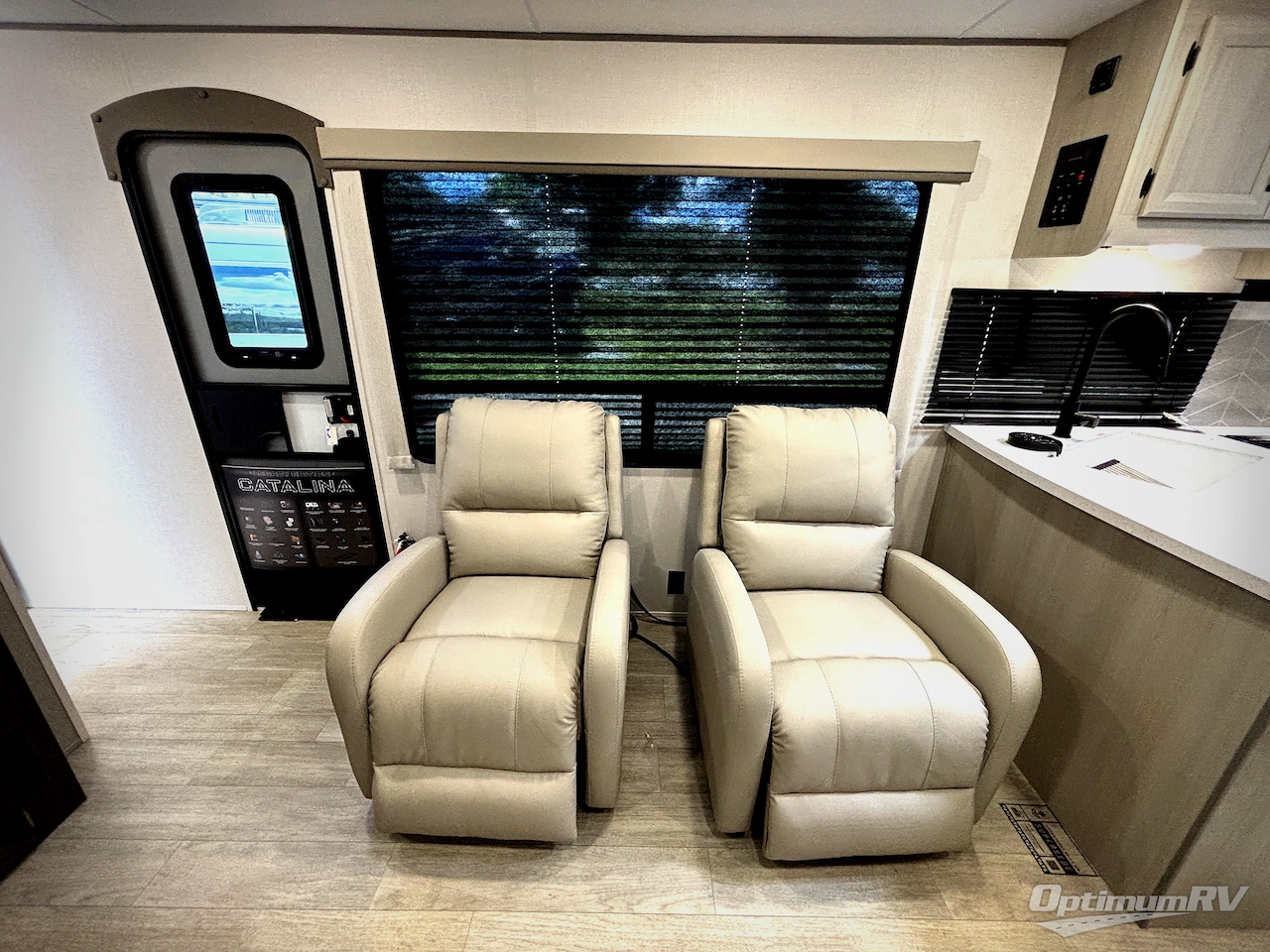 2027 Coachmen Catalina Legacy Edition 283RKS Photo 10