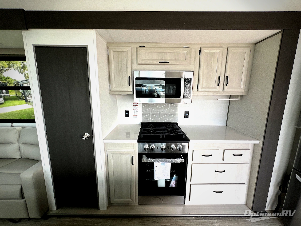 2027 Coachmen Catalina Destination Series 42CONDO Photo 9