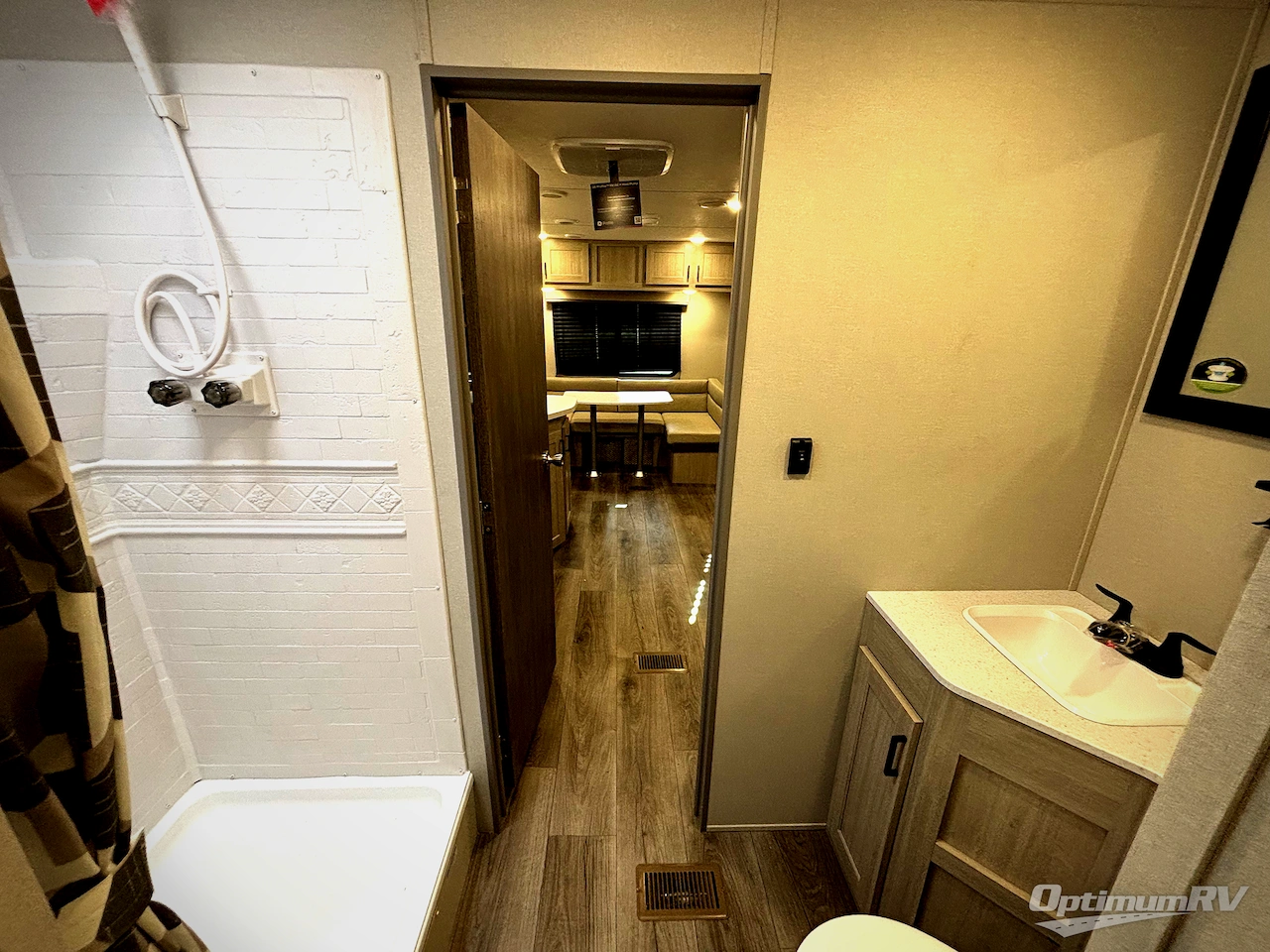 2026 Coachmen Catalina Summit Series 8 231MKS Photo 8