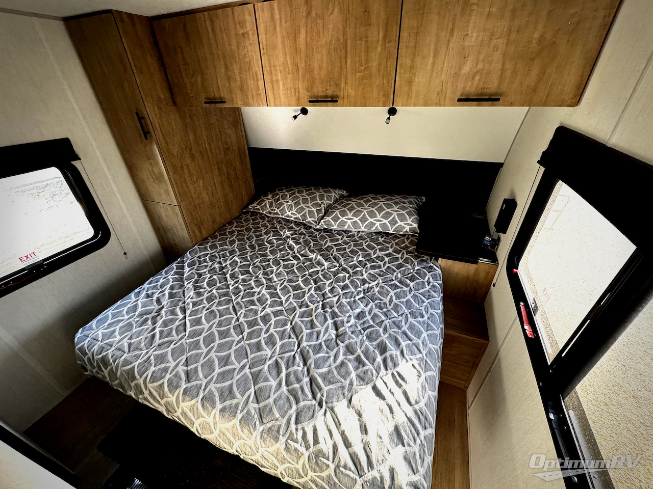 2026 Forest River Cherokee Wolf Den Black Label 273XLKBL Photo 14