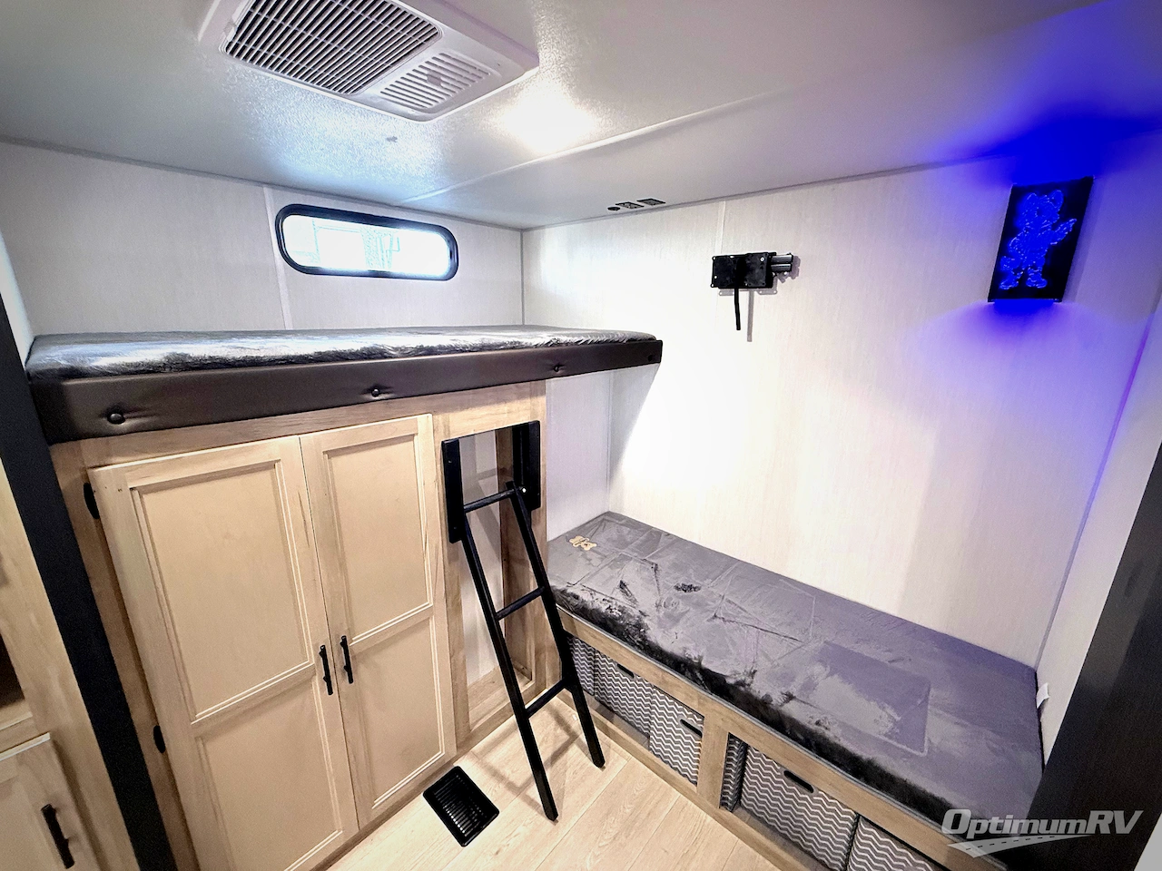 2026 Forest River Cherokee Wolf Den 301BH Photo 16