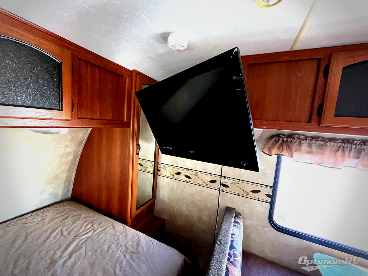 2011 Coachmen Freedom Express LTZ 170RB Photo 4