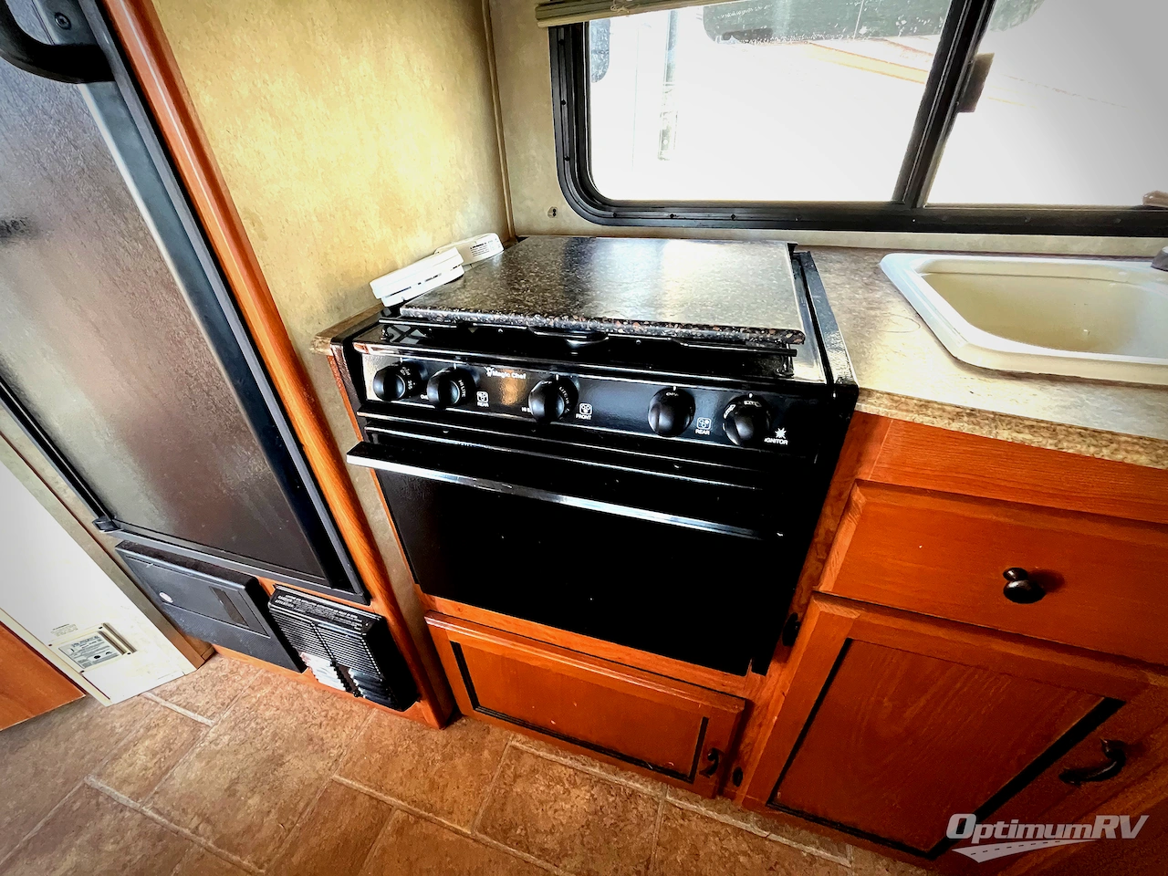 2011 Coachmen Freedom Express LTZ 170RB Photo 10