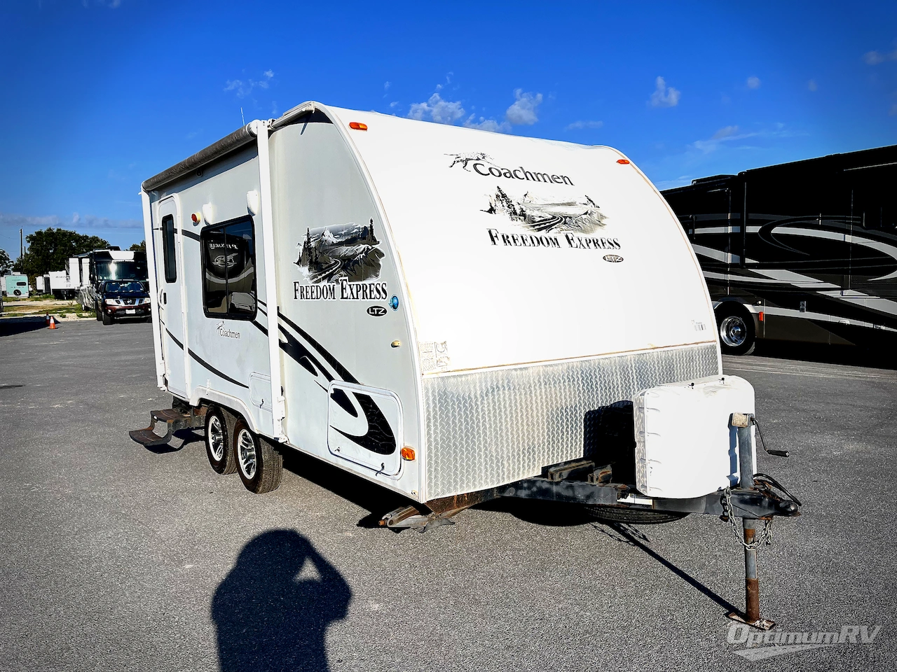 2011 Coachmen Freedom Express LTZ 170RB Photo 13