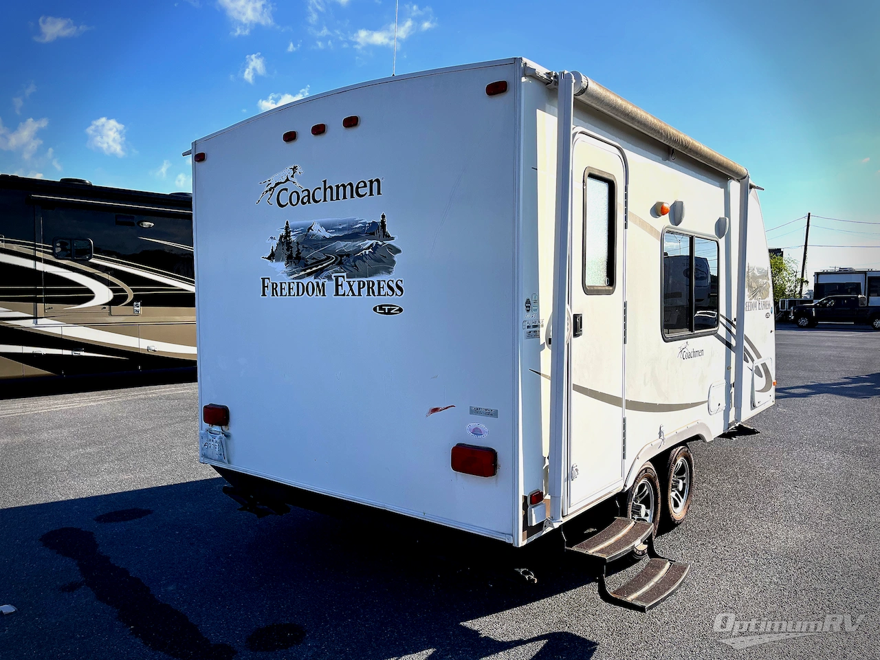 2011 Coachmen Freedom Express LTZ 170RB Photo 14