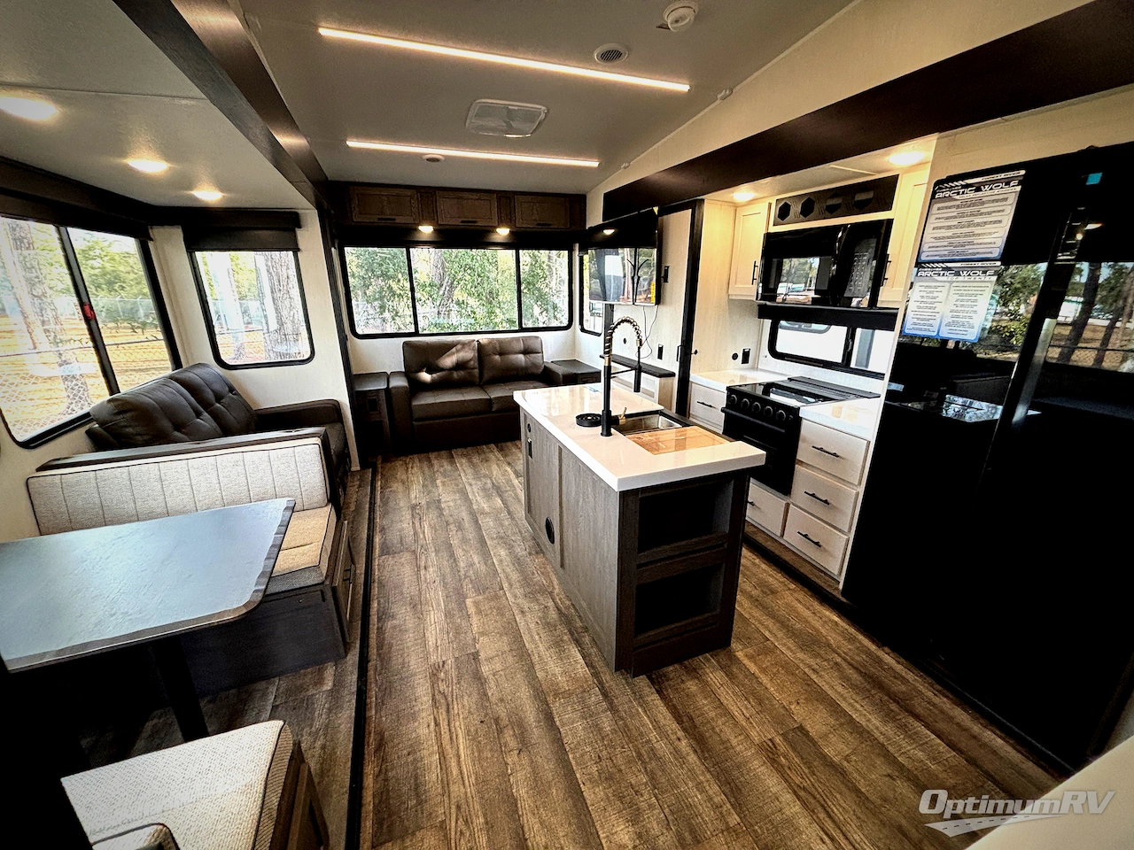 2025 Forest River Cherokee Arctic Wolf Suite 3650SUITE Photo 4